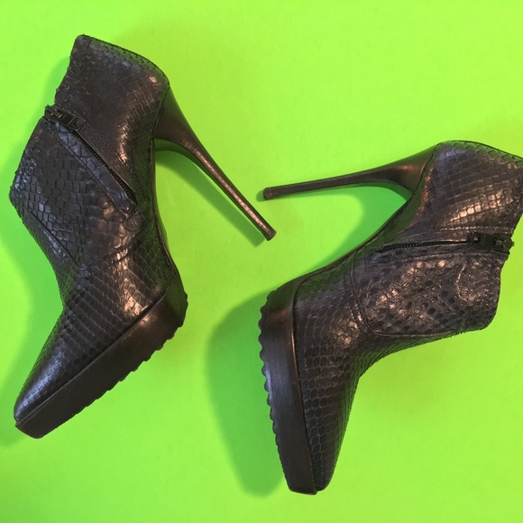 Burberry Blue Python Platform Ankle Boots, 39 - Picture 4 of 8